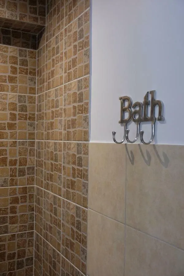 Luxury Cozy Large Apartment In The City Center سالونيك